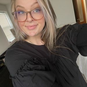 Meet your Posher, Marissa